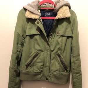American eagle puffer jacket